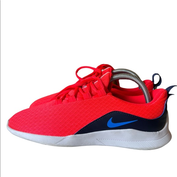 Nike Viale AH5554 601 Bright Crimson Red Shoes Size Youth 6 / Women's 7.5 - Picture 1 of 8